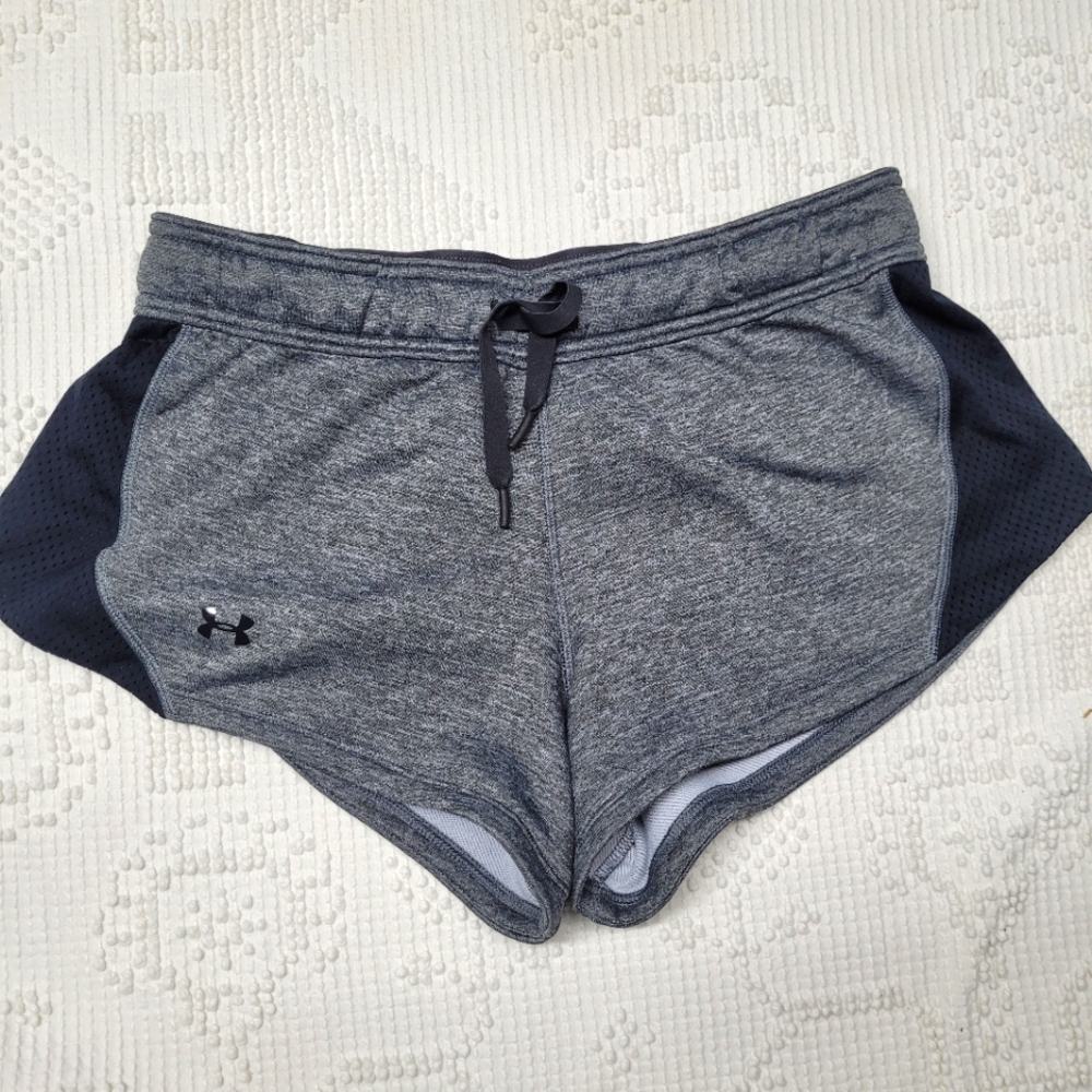 Under Armour Women's Gray And Black Athletic Shorts, Size Medium, M, Fitted